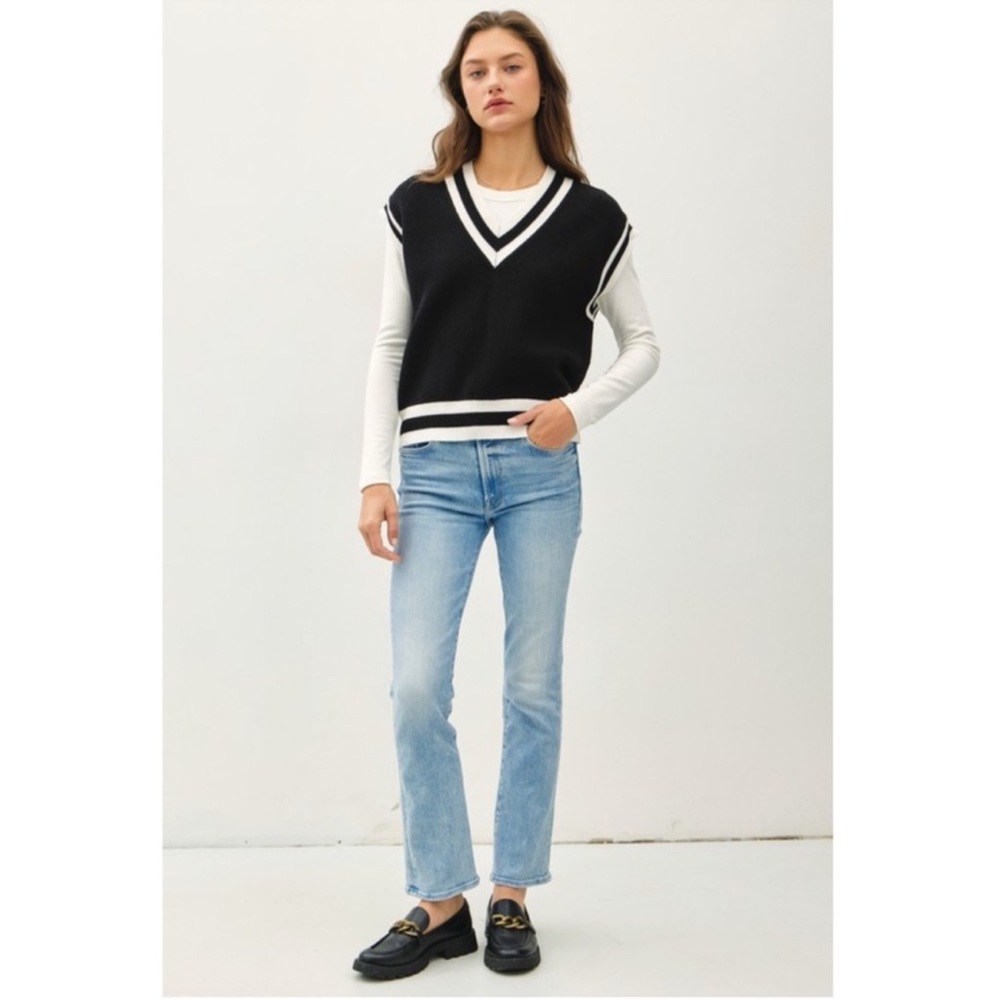 Black & White Collegiate V Neck Sweater Vest Size S/M